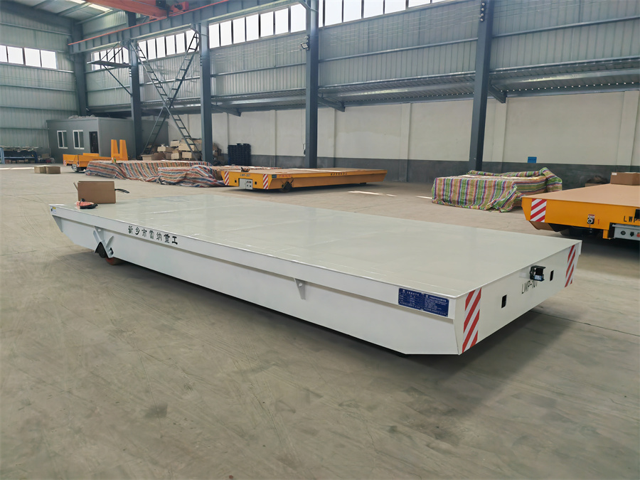 膠輪電動(dòng)平板車(chē) 承載10噸白色定制車(chē)體